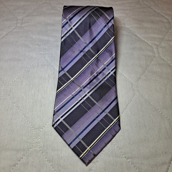 Van Heusen 💯 Silk Designer Necktie 60" x 3.75" Purple Stripes Stain Resistant - Picture 6 of 10